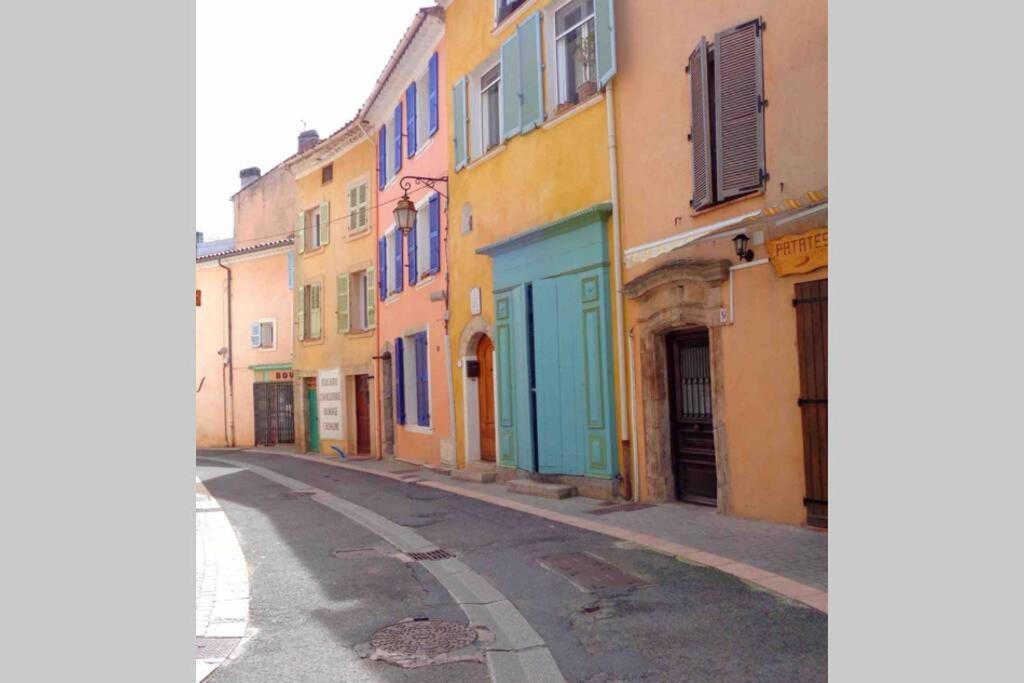 Logement Attenant A Une Villa T2 Avec Terrasse . Besse-sur-Issole Exteriör bild