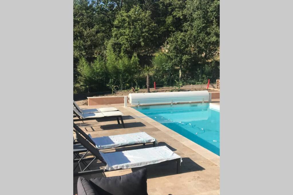 Logement Attenant A Une Villa T2 Avec Terrasse . Besse-sur-Issole Exteriör bild