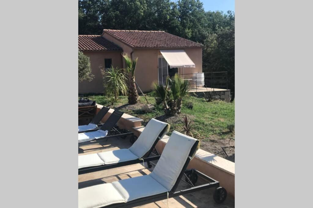 Logement Attenant A Une Villa T2 Avec Terrasse . Besse-sur-Issole Exteriör bild